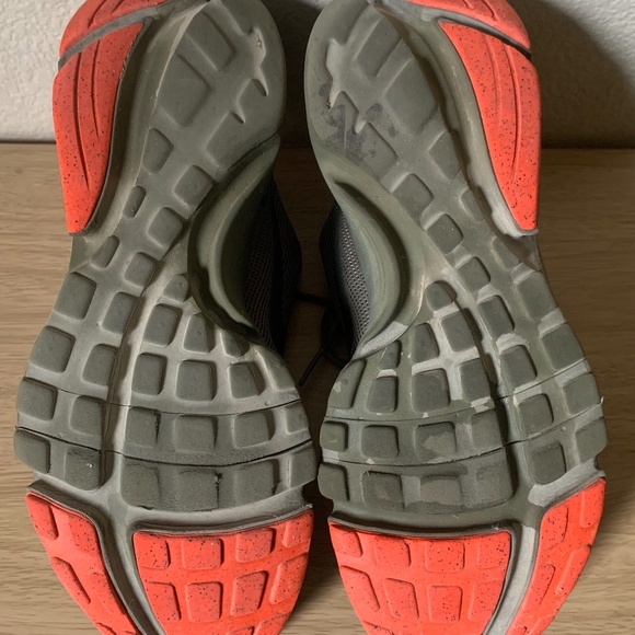 Nike Presto (GS) in Size 7 - Picture 4 of 6